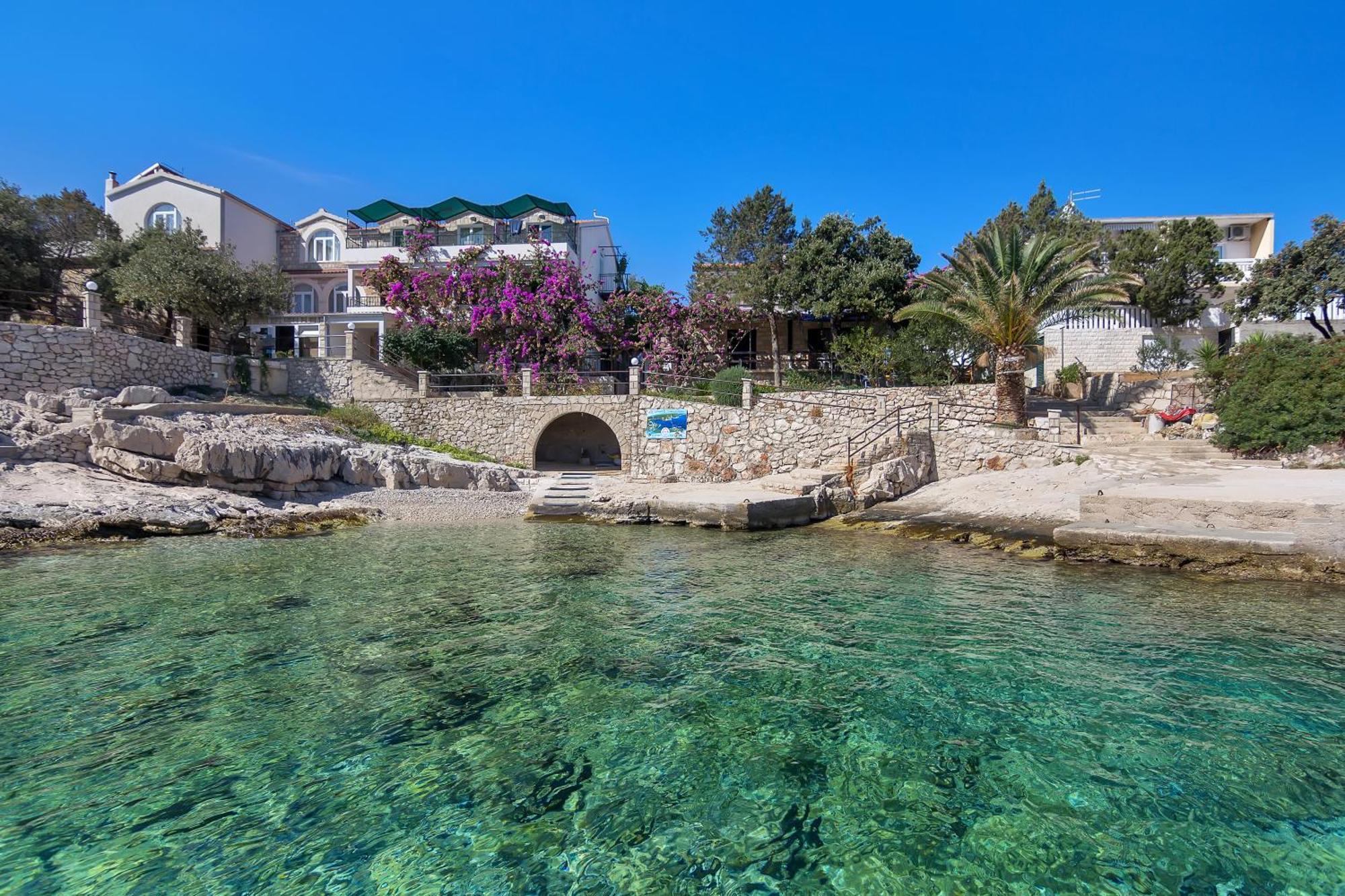 Apartmani Nikola Zastražišće Exteriér fotografie
