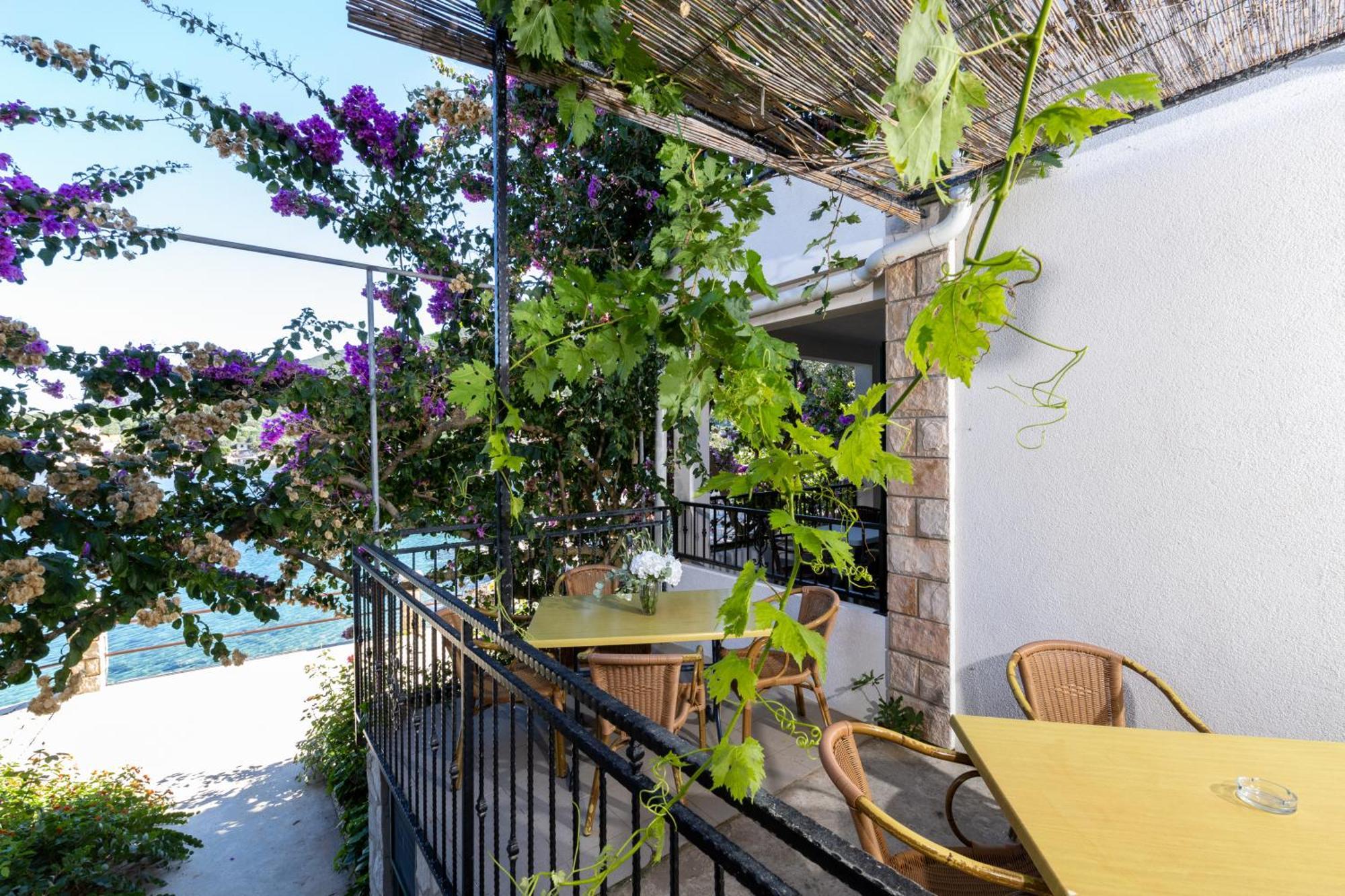 Apartmani Nikola Zastražišće Exteriér fotografie
