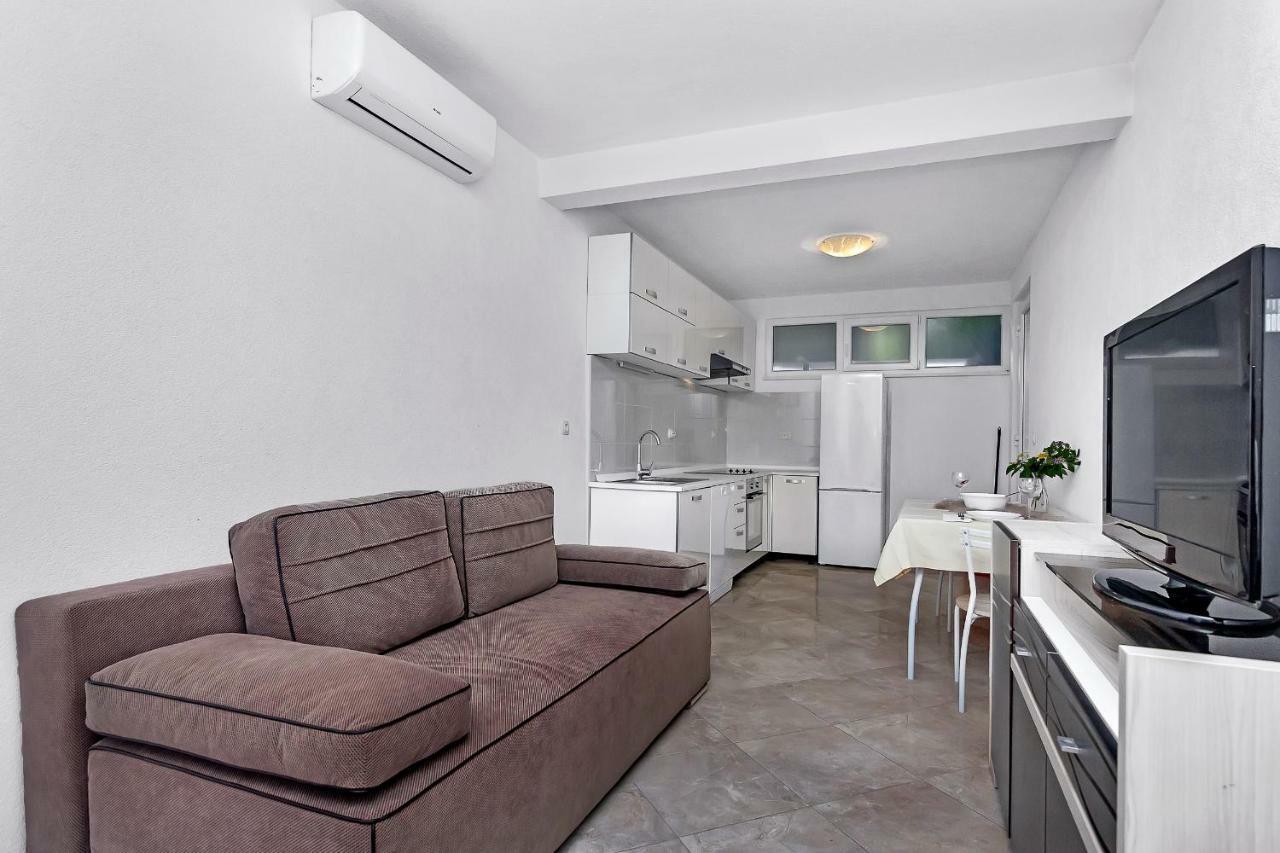 Apartmani Nikola Zastražišće Exteriér fotografie