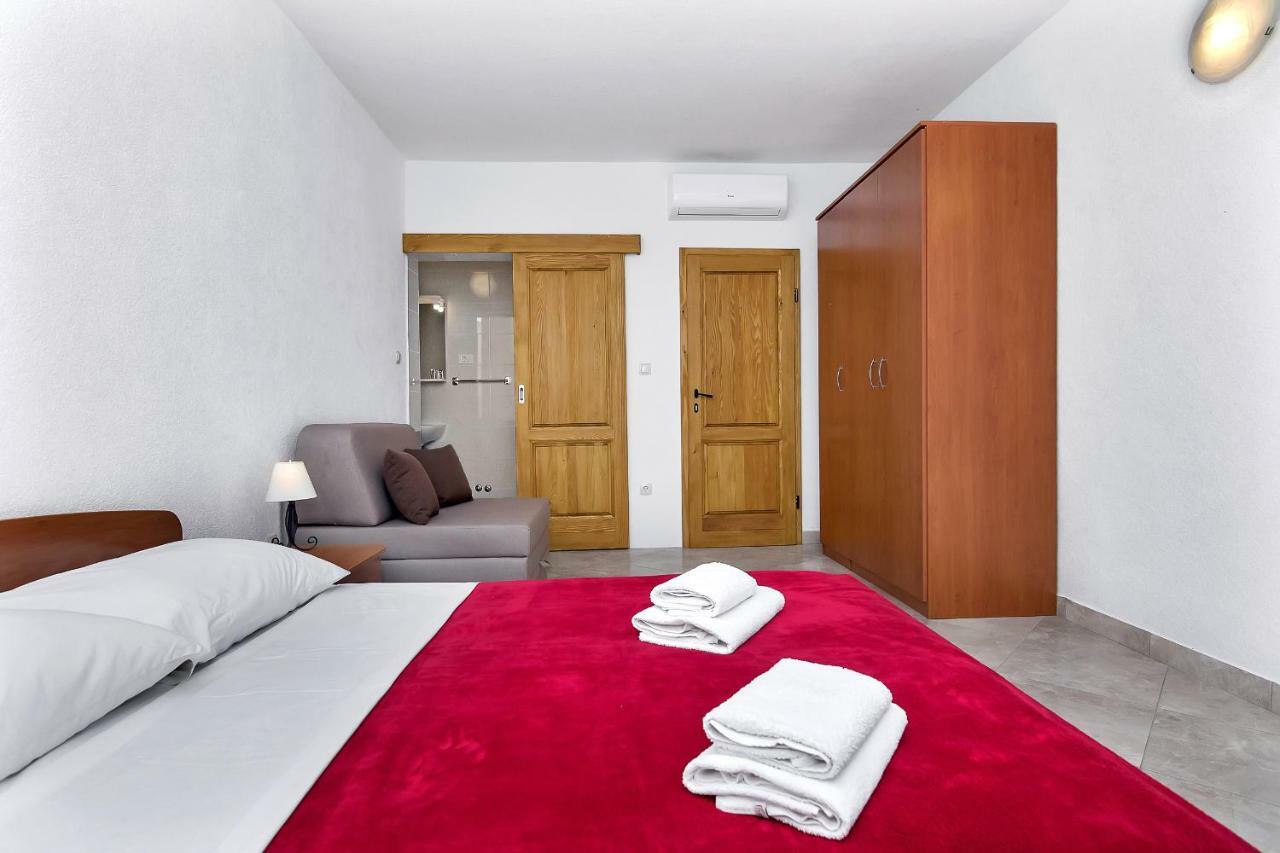 Apartmani Nikola Zastražišće Exteriér fotografie
