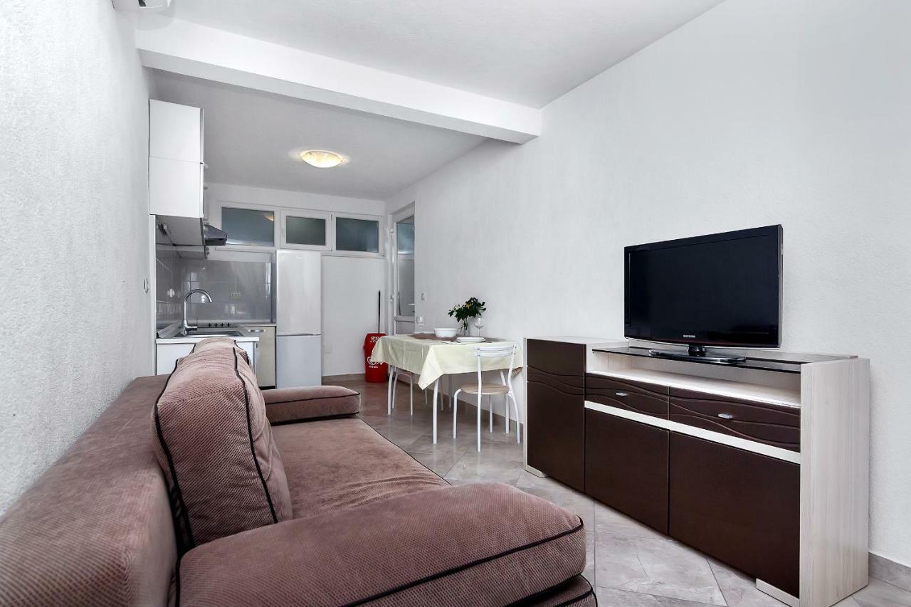 Apartmani Nikola Zastražišće Exteriér fotografie
