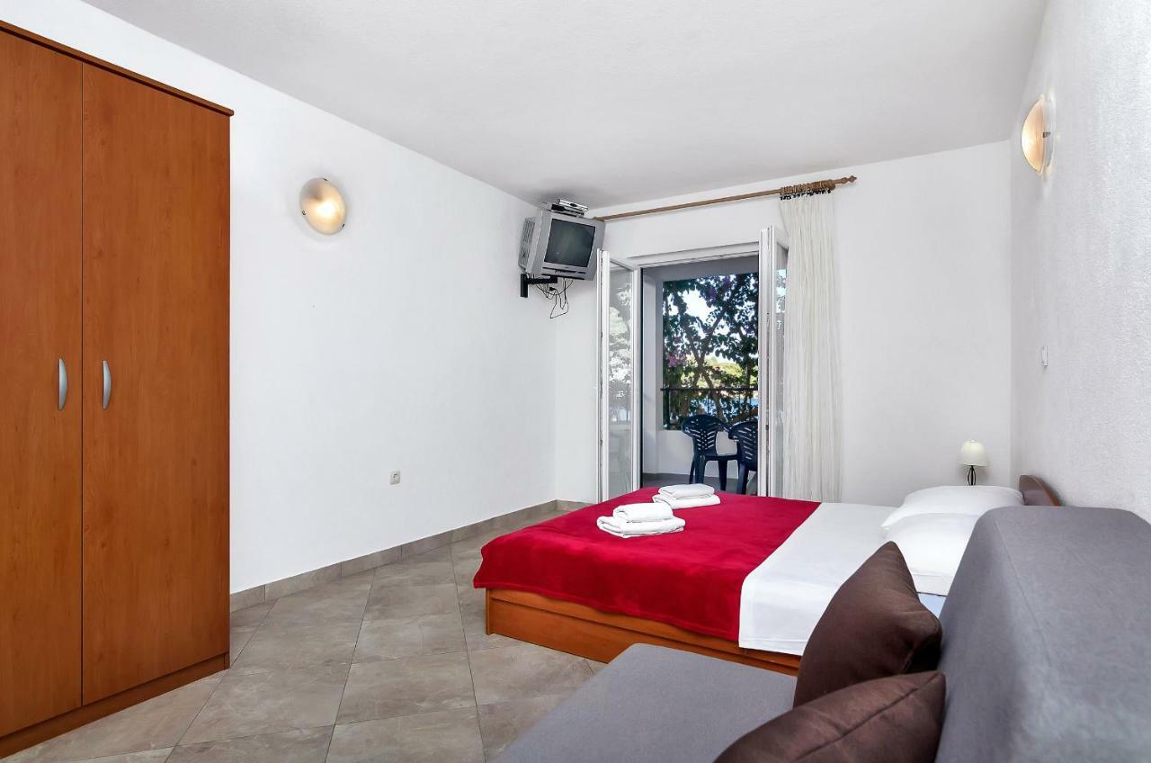 Apartmani Nikola Zastražišće Exteriér fotografie