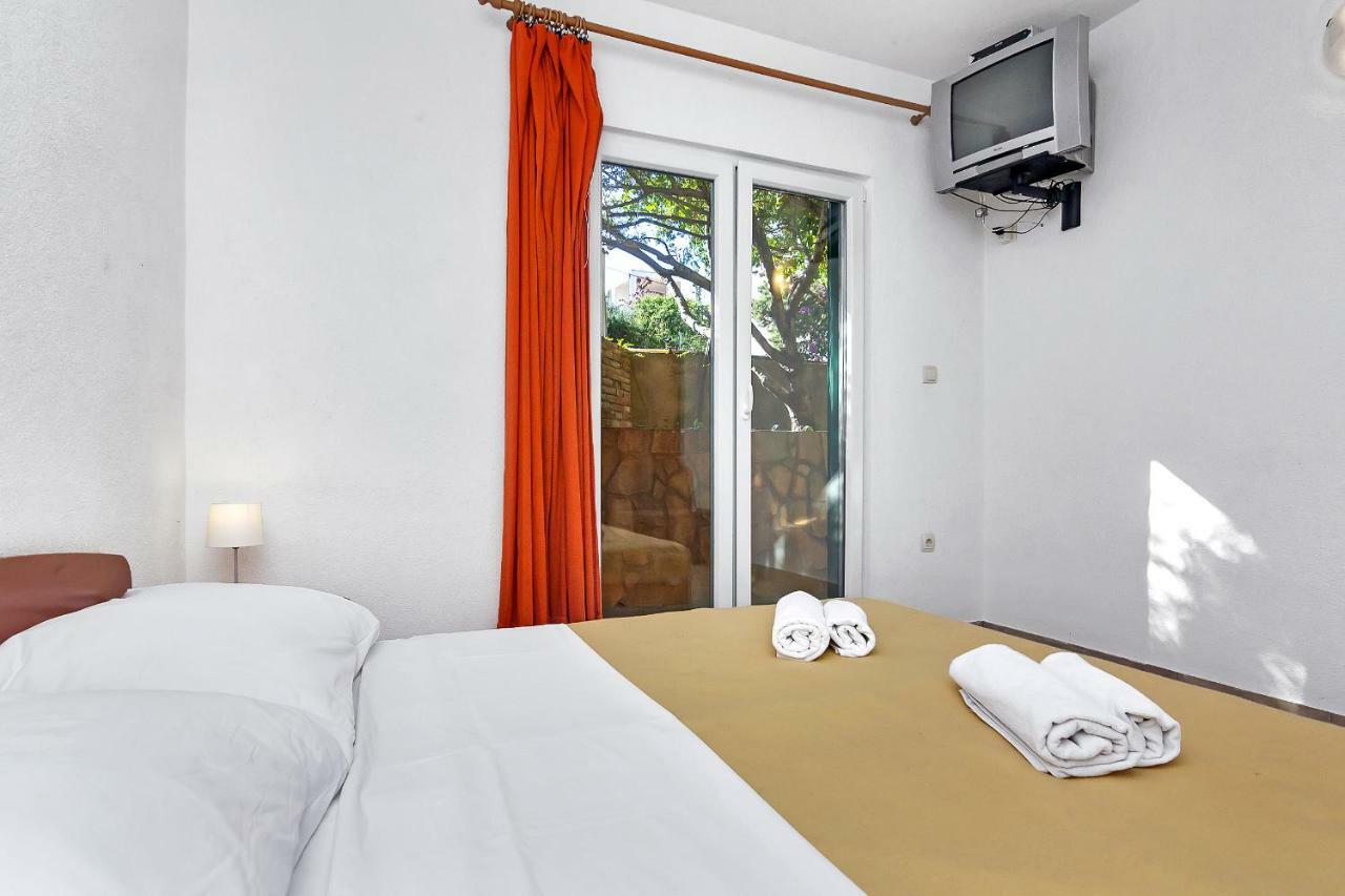 Apartmani Nikola Zastražišće Exteriér fotografie