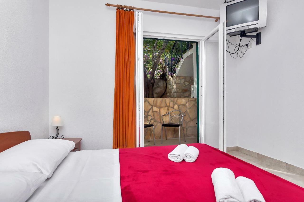 Apartmani Nikola Zastražišće Exteriér fotografie